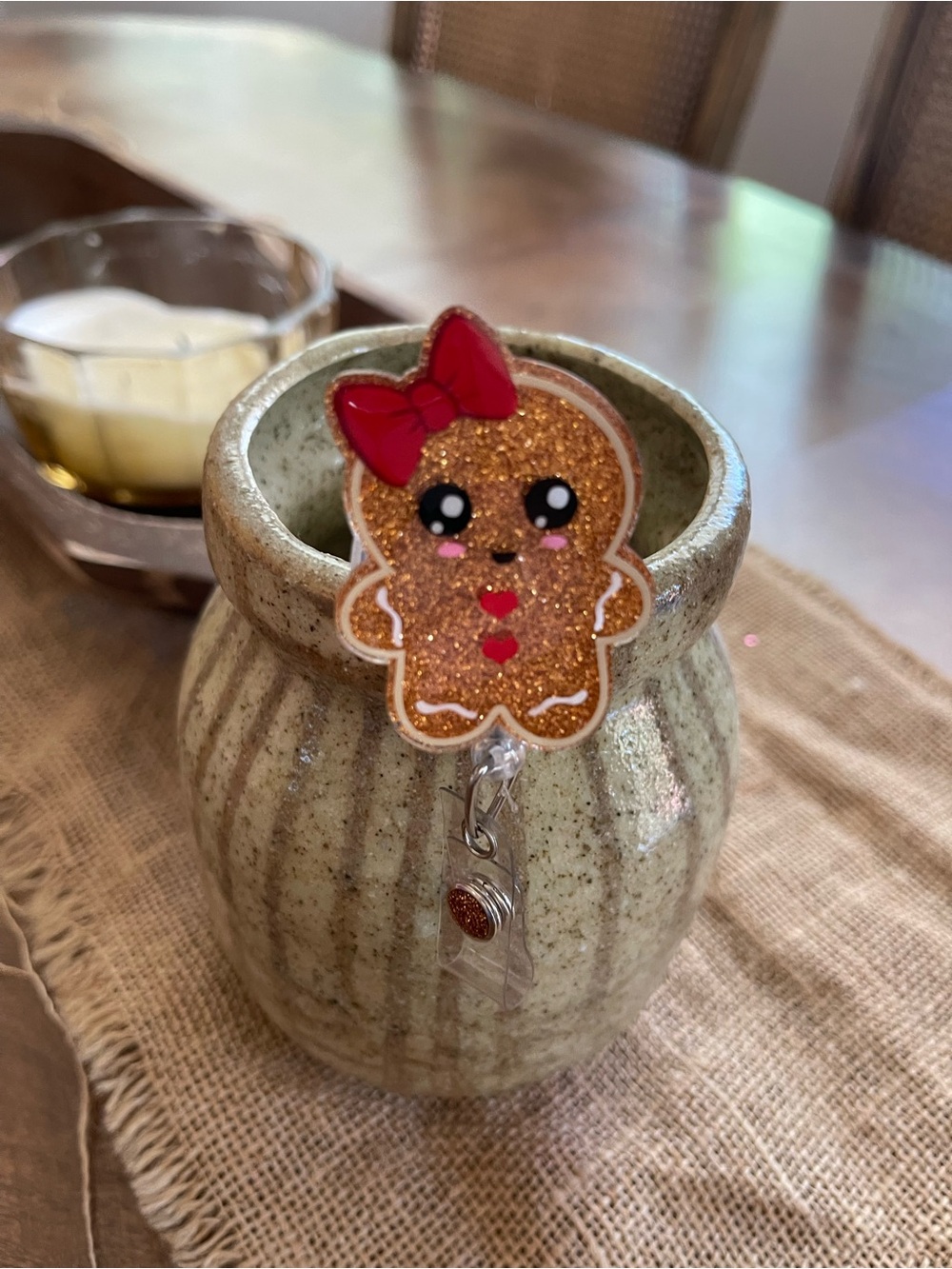 Glitter Gingerbread Badge Reel – Gold Holiday Accessory